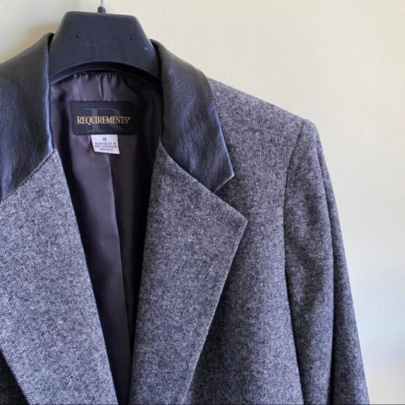 Vintage Vibes Requirements Blazer in Size 8 - Picture 5 of 8